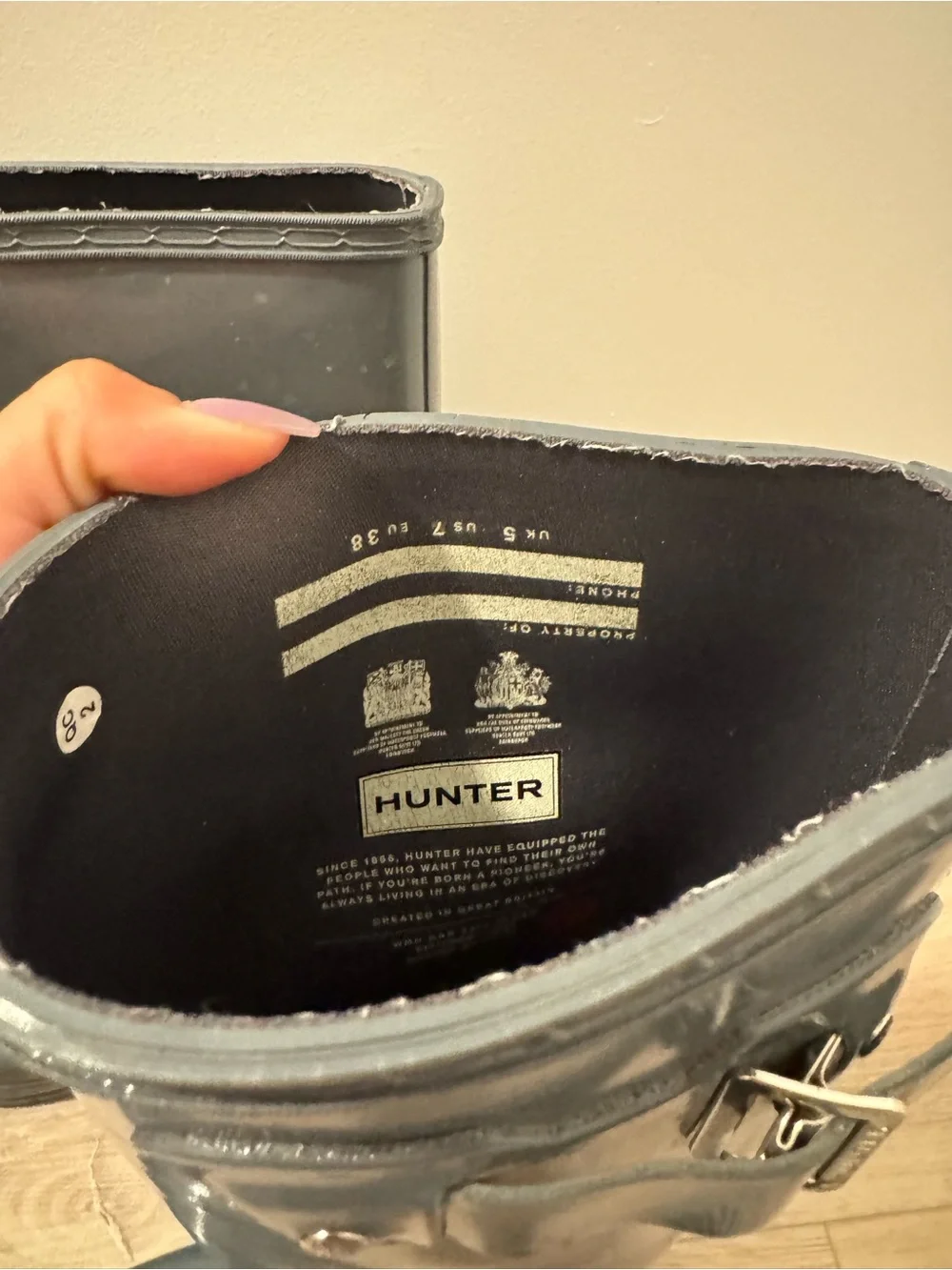 Hunter Gloss Rubber Boots in Dark Gray
